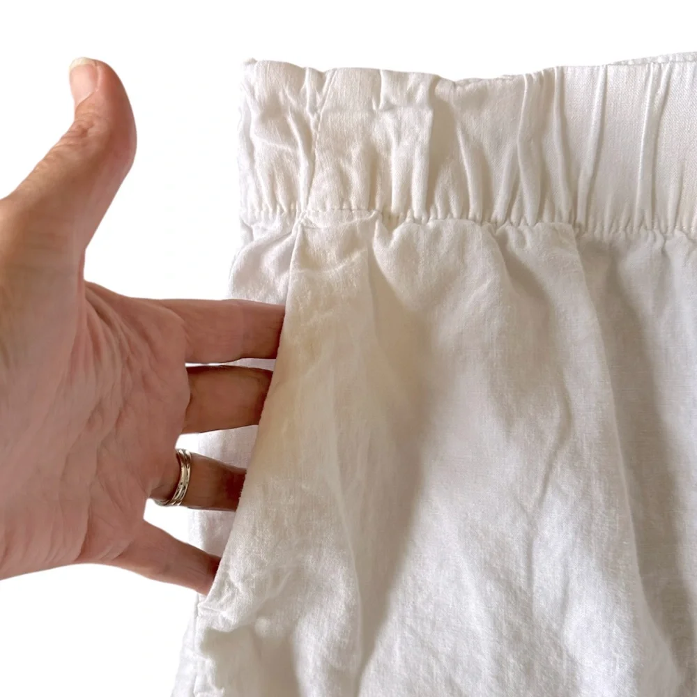 GAP white linen blend high elastic waist shorts with pockets size Large